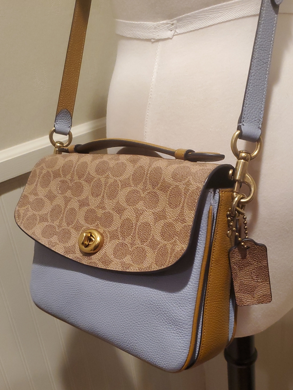 Like NEW Coach Cassie Signature Colorblock Crossbody - Picture 2 of 12